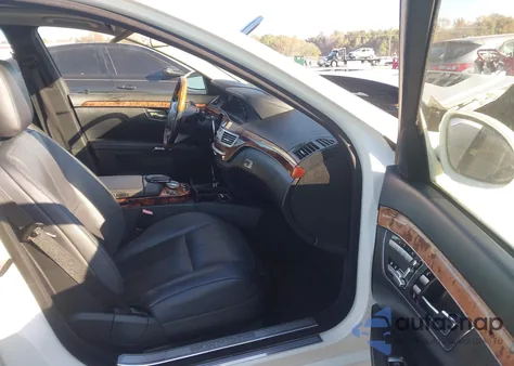 2008 Mercedes-Benz S 550 4Matic z USA, uszkodzony, nr VIN WDDNG86X38A193194